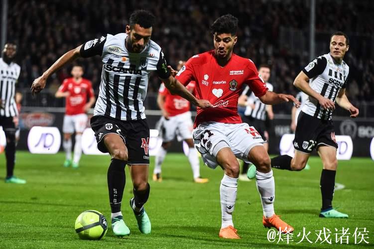 弗赖堡主场气势如虹，多特或难全身而退